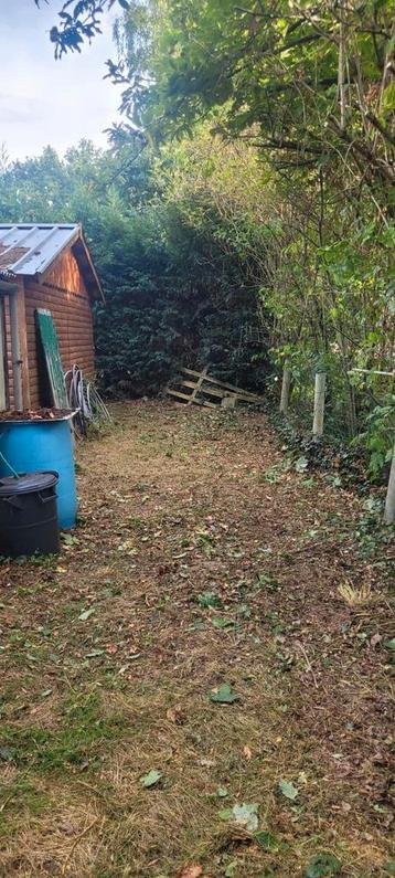 Zeer kalme Recreatiegrond met te renoveren chalet. beschikbaar voor biedingen