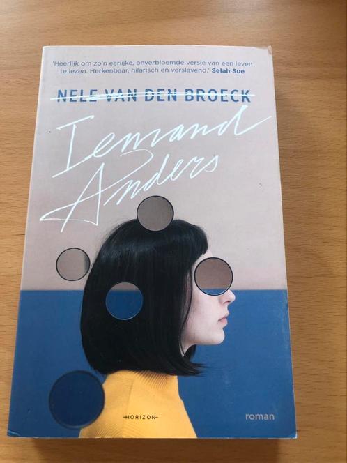 Nele van den Broeck - Iemand Anders, Boeken, Biografieën, Zo goed als nieuw, Ophalen of Verzenden