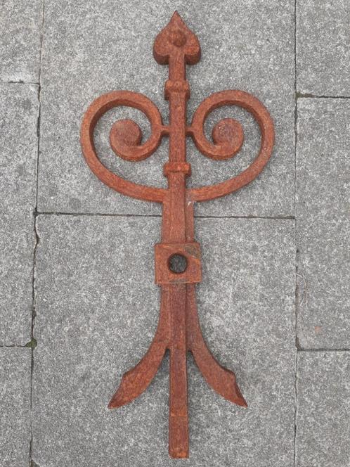 Gietijzeren anker, sierlijke gietijzeren rozet (ruime keuze), Diensten en Vakmensen, Gevelrenovatie en Voegers