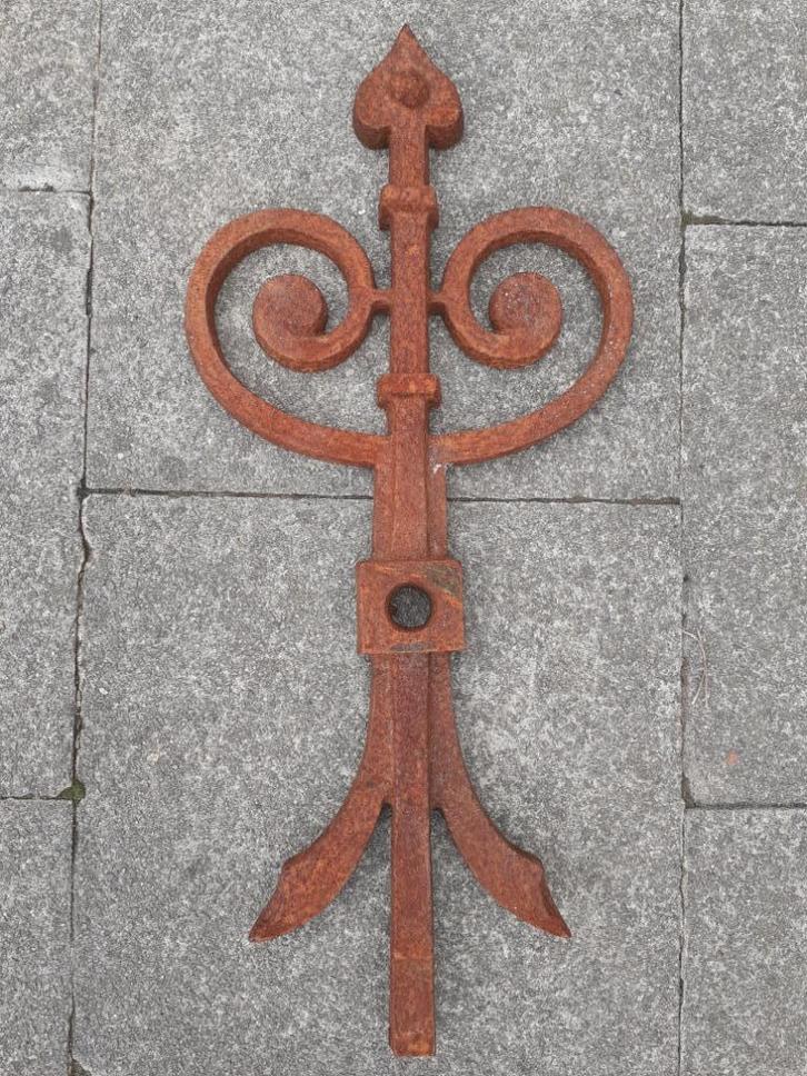 Gietijzeren anker, sierlijke gietijzeren rozet (ruime keuze), Diensten en Vakmensen, Gevelrenovatie en Voegers