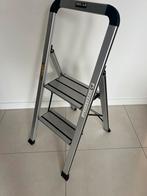 Escalo Space trapladder 2 treden aluminium, Doe-het-zelf en Bouw, Ophalen, Zo goed als nieuw, Ladder, Opvouwbaar of Inschuifbaar