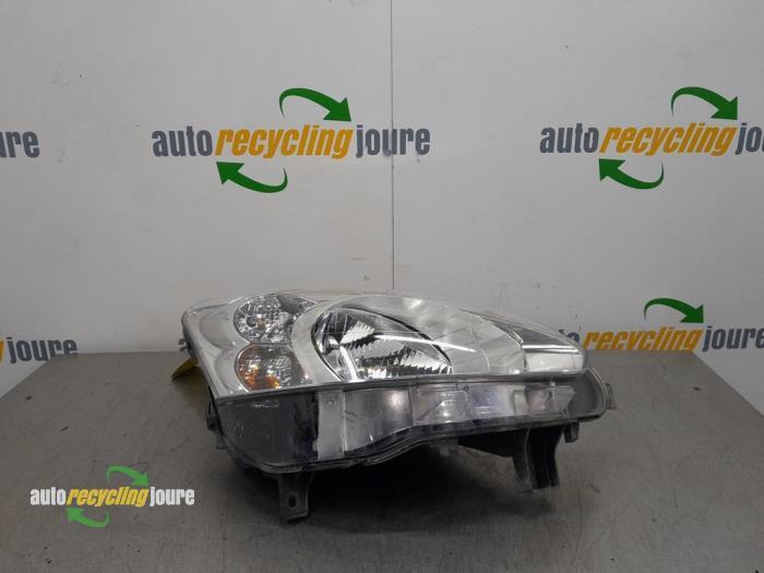 Phare droit d'un Peugeot Partner, Autos : Pièces & Accessoires, Éclairage, Peugeot, Utilisé, 3 mois de garantie