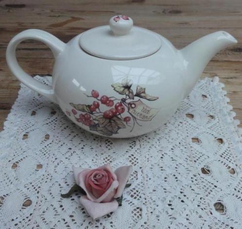 SALE Jet Red Current theepot, ruim 1 liter, Huis en Inrichting, Keuken | Servies, Zo goed als nieuw, Overige typen, Overige stijlen