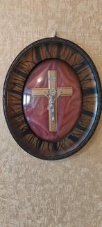 Kader met kruisbeeld onder glas, Antiek en Kunst, Curiosa en Brocante, Ophalen