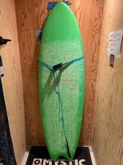 2de Hands Surfboards (Hard boards, Softboards), Sports nautiques & Bateaux, Planche à voile sur vague, Utilisé, Funboard, Avec ailerons