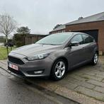 Ford Focus 2015,  79.500km  benzine, Auto's, Ford, Stof, 5 deurs, Particulier, Zilver of Grijs