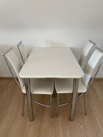 Kwaliteits tafel beschikbaar voor biedingen
