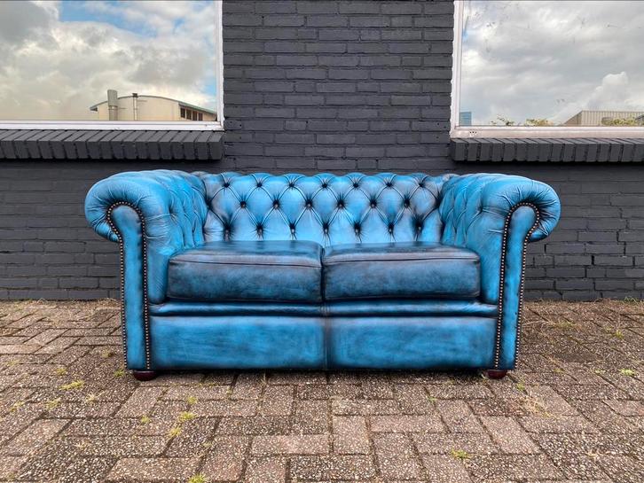 Prachtige Chesterfield zetel jeans blauw GRATIS GELEVERD, Huis en Inrichting, Zetels | Voetbanken en poefs, Leer, Ophalen of Verzenden