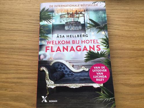 Åsa Hellberg - Welkom bij Hotel Flanagans - prima staat, Livres, Littérature, Utilisé, Enlèvement ou Envoi