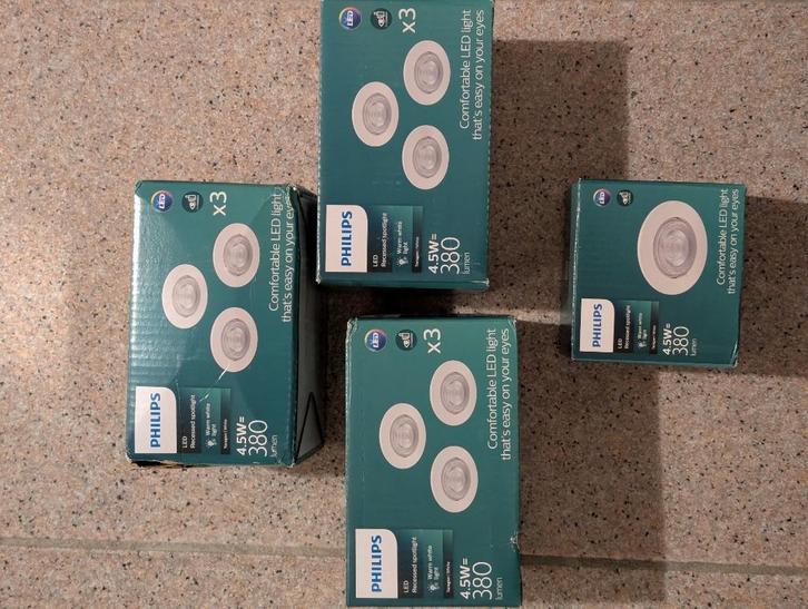 Nieuwe spots (10) van Philips, Huis en Inrichting, Lampen | Spots, Nieuw, Plafondspot of Wandspot, Metaal of Aluminium, Led, Ophalen