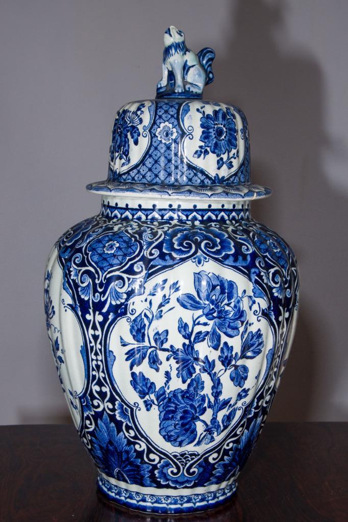 Grand vase faïence bleue Delfts Royal Sphinx Petrus Regout, Antiek en Kunst, Antiek | Keramiek en Aardewerk, Ophalen