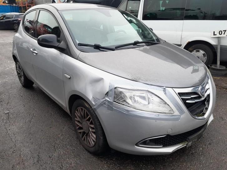 REMKLAUW RECHTS VOOR ABS Lancia Ypsilon (312) (01-2011/-), Auto-onderdelen, Remmen en Aandrijving, Lancia, Gebruikt