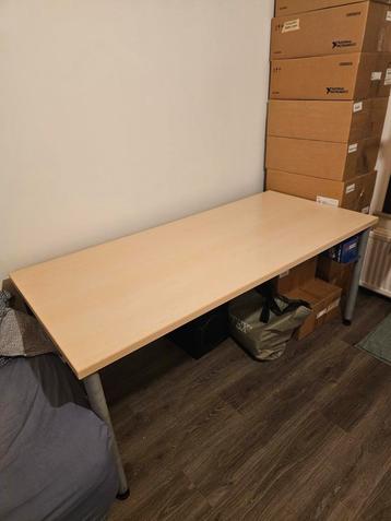 Bureau 180x80cm goede staat beschikbaar voor biedingen