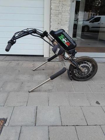 Chaise roulante électrique 3 ème roue mobility scooter pmr, Enlèvement ou Envoi, Comme neuf, Fauteuil roulant électrique