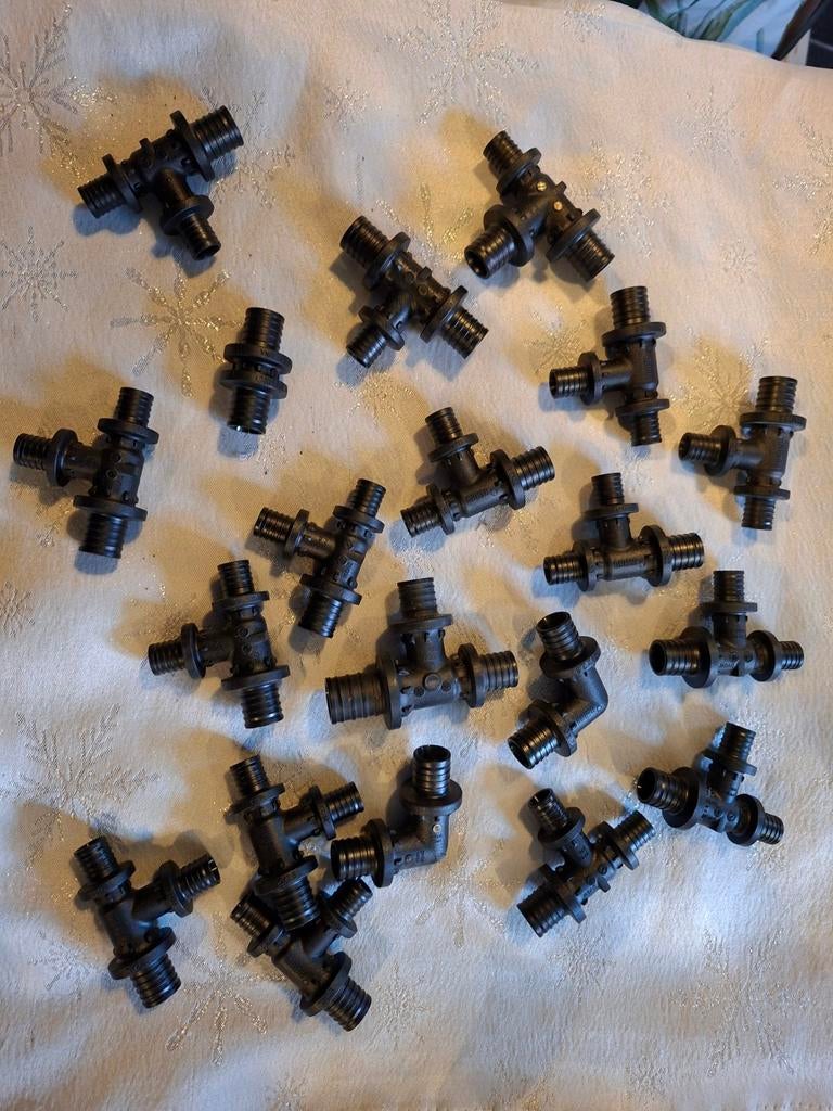 Lot de raccords Rehau, Bricolage & Construction, Sanitaire, Enlèvement ou Envoi