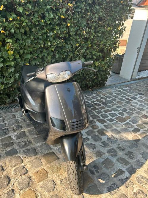 zip 2t, Fietsen en Brommers, Scooters | Piaggio, Zo goed als nieuw, Zip, Elektrisch, Ophalen