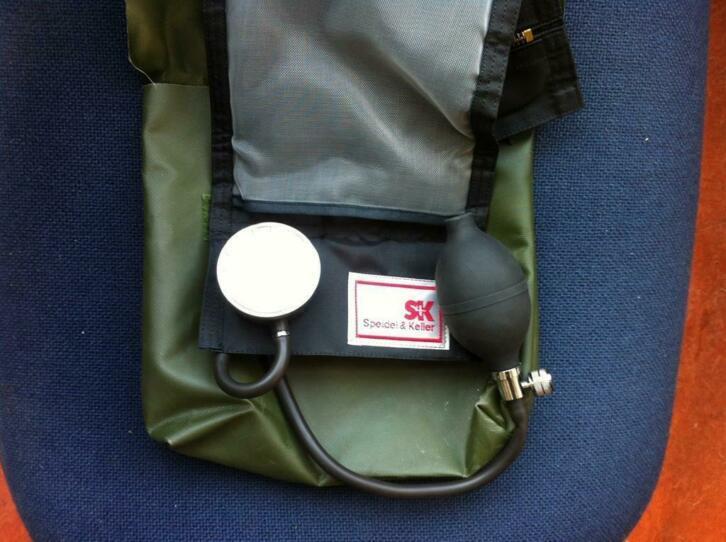 infuusdrukzak met drukmeter in foudraal, Diversen, Braces