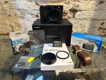 Fuji X100V Zwart met accessoires beschikbaar voor biedingen