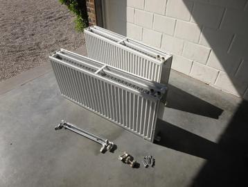 2 chauffages 111x50x16 beschikbaar voor biedingen