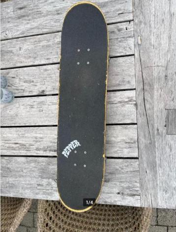 Skateboard beschikbaar voor biedingen