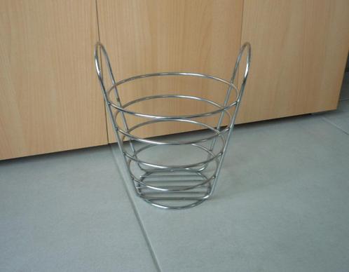 Stevige zilverkleurige chroom metalen hoge fruitschaal, Huis en Inrichting, Keuken | Servies, Ophalen of Verzenden
