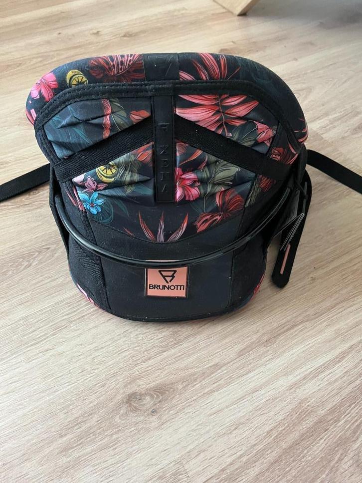 Brunotti Xena trapezevest L. NIEUW!!!, Watersport en Boten, Watersportkleding, Nieuw, Overige typen, Dame of Heer, Ophalen