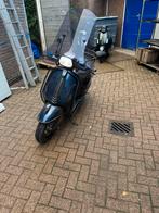 Vespa sprint 125 cc a klasse, Ophalen, Zo goed als nieuw