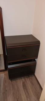 Twee nachtkastjes met grote opbergruimte., Huis en Inrichting, Ophalen