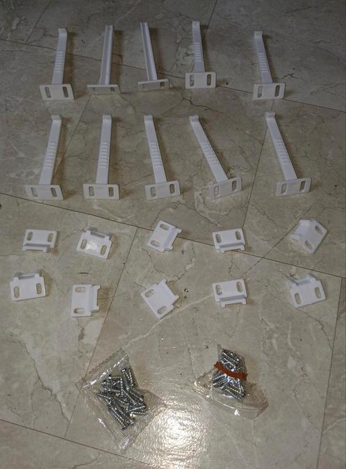 Pack sécurité bébé (bloque tiroirs, cache prise), Kinderen en Baby's, Overige Kinderen en Baby's, Zo goed als nieuw, Ophalen of Verzenden