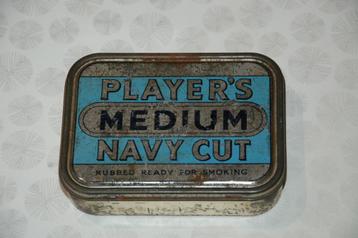 Oud blikken doosje Player's Medium Navy Cut tabak beschikbaar voor biedingen