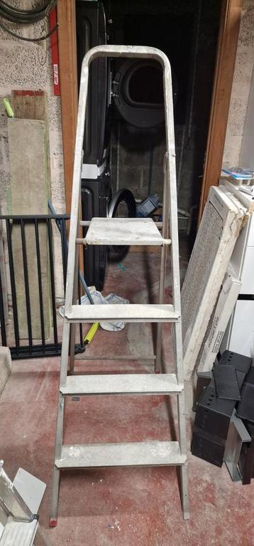 Escabeau 90cm de haut et 3 marches, Enlèvement, Utilisé