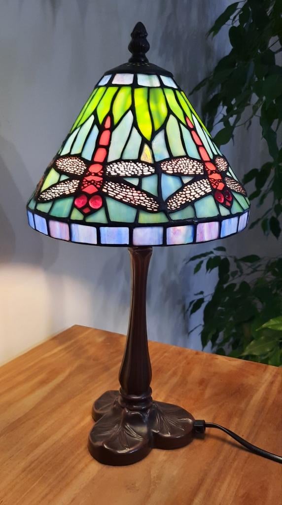 Lampe libellule de style Tiffany, Maison & Meubles, Lampes | Lampes de table, Enlèvement