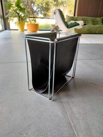 1970s vintage design magazine houder Max Sauze Isocele  beschikbaar voor biedingen