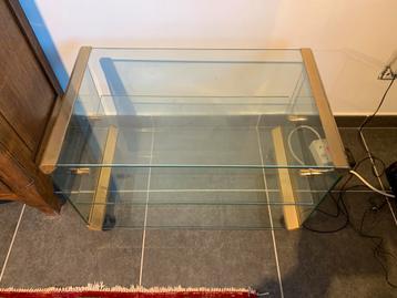  A vendre petit meuble en verre avec cadre doré  beschikbaar voor biedingen
