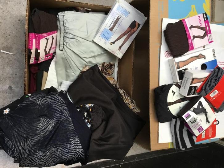 Kleding en schoenen.  Dames/kind, Vêtements | Femmes, Vêtements Femmes Autre, Porté, Enlèvement