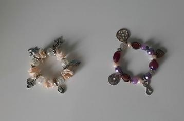 2 stretch armbanden/braceleten  beschikbaar voor biedingen