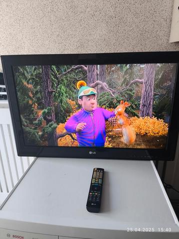 TV LG 32 INCH, ZONDER VOET beschikbaar voor biedingen