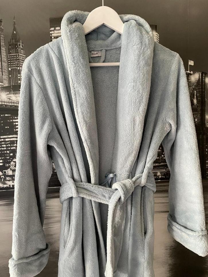 prachtige badjas Etam homewear babyblauw met knooplint - 38, Kleding | Dames, Homewear, Zo goed als nieuw, Maat 38/40 (M), Blauw