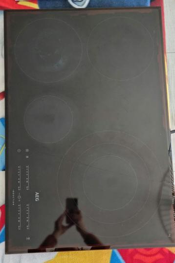 Table de cuisson AEG IKB84405FB, 4 zones de cuisson, Encastré, Enlèvement, Utilisé