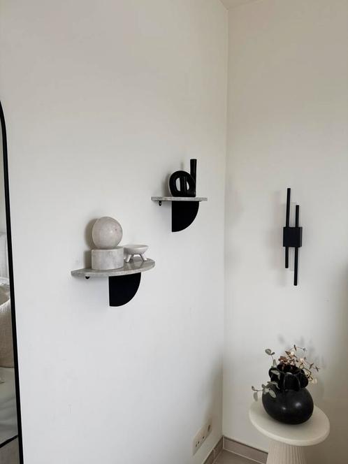 2 étagères murales marbrées 30x15 / 2 marmeren plankjes, Huis en Inrichting, Woonaccessoires | Etagères, Zo goed als nieuw, Ophalen