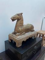 Oud houten beeld met sokkel, Antiek en Kunst, Ophalen