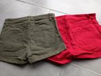 Set van 2 shorten, H&M, maat 34, groen en rood, Ophalen of Verzenden, Maat 34 (XS) of kleiner, Rood