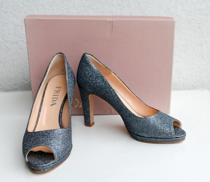 Prachtige glanzende pumps - 39 - nieuw, Kleding | Dames, Schoenen, Nieuw, Pumps, Blauw, Ophalen of Verzenden
