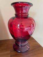 Mooie decoratieve vaas, Huis en Inrichting, Woonaccessoires | Vazen, Ophalen, Minder dan 50 cm, Rood, Glas