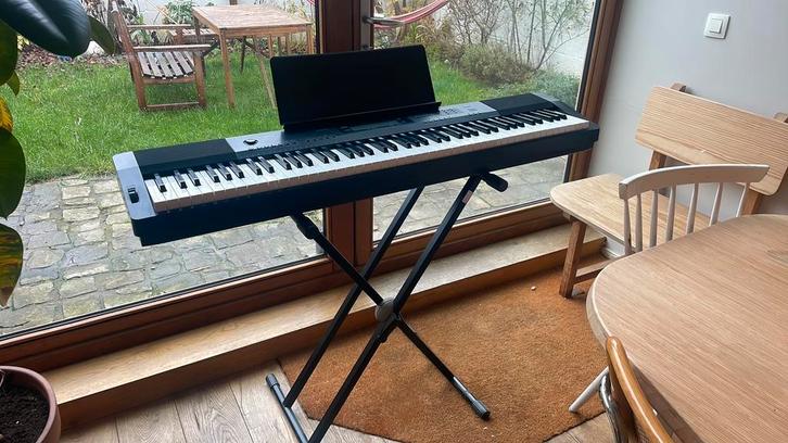 Piano électrique numérique Casio CDP-220R, Muziek en Instrumenten, Keyboards, Gebruikt, Casio, Met standaard, Ophalen