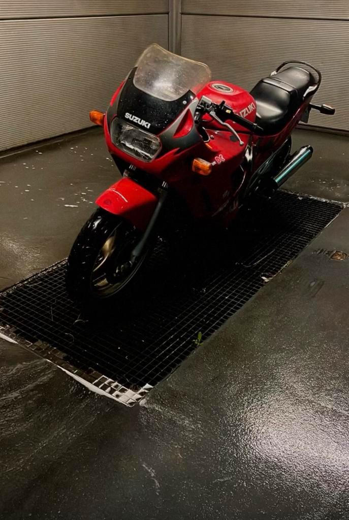 Suzuki gsxf600 katana, Motoren, Motoren | Suzuki, Particulier, Toermotor, meer dan 35 kW, 4 cilinders, Motorrijbewijs A, Ophalen