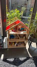 Houten poppenhuis met meubeltjes en popjes, Kinderen en Baby's, Ophalen, Gebruikt, Poppenhuis