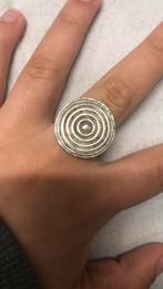Oude 925 zilveren ring, Handtassen en Accessoires, Antieke sieraden, Zilver, Ring