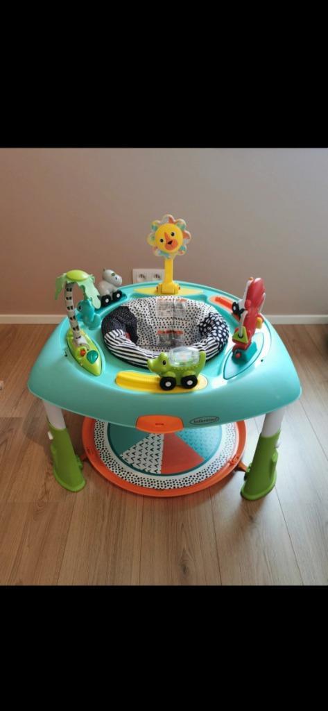 Infantino Activiteitentafel Sit, Spin & Stand entertainer 36, Kinderen en Baby's, Speelgoed | Speeltafels, Zo goed als nieuw, Ophalen of Verzenden