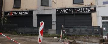 5 volets motorisés pour vitrine de commerce -volets roulants beschikbaar voor biedingen
